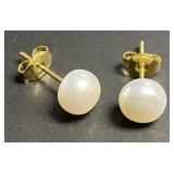 14kt Gold Freshwater Pearl Earrings