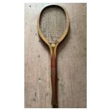 Vintage tennis racket needs restrung (sc9)