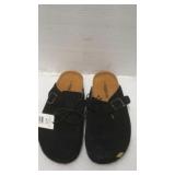 $40 size 8M footwear