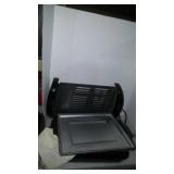 Assorted cooking trays