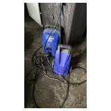 2 pressure washers one no wand missing pieces