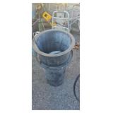 2 plant pots with a Skil saw