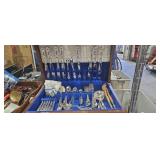 Silverware set missing one knife