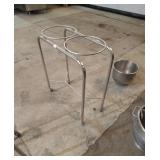Meet Bowl stand