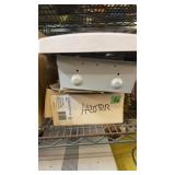 Two pieces white heater vent