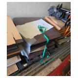 Pallet of 36x36-in table tops