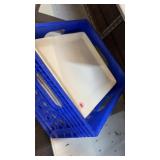 1 lot of plates