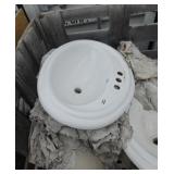 Skid of approximately 15 drop in sinks