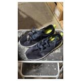 Kids size 6 shoes