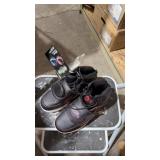 Kid size 4 shoes beats