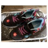 Girls size 3 shoes