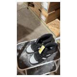 Ladies, size 7 shoes