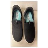$50 womanï¿½s shoes size 8 slighty used