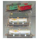 5 Lionel 800 Series Freight Cars
