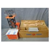 Nice Boxed Lionel 464 & 197 Accessories