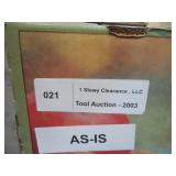 Miscellaneous Box Lot  (TRAILER HITCHES)