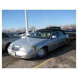 2002 LINCOLN TOWN CAR