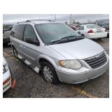 2005 CHRYSLER TOWN-COUNT