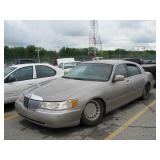 2000 LINCOLN TOWN CAR
