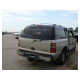 2004 CHEVROLET SUBURBAN