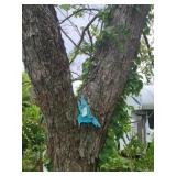 2 wind chimes, yard humming bird, yard decor