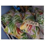 6 Throw Pillows
