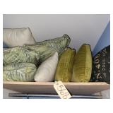 8 Throw Pillows