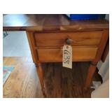 Dropleaf sidetable w 2 drawers