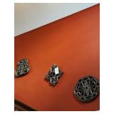 Decorative wall plaques (3)