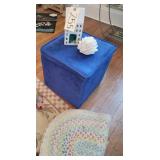 Ceramic house, ceramic flowers, covered storage