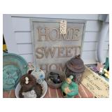 'Home sweet home' plaques, etc.