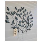 Leaf wall hanger