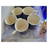 5 Queen's mugs