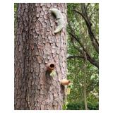 Outdoor tree decor