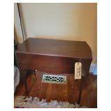 Antique style dropleaf table