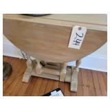 Dropleaf table (24' w, 22' h, 12' d)