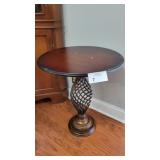 SPIRAL BASE SIDE TABLE   23W X 27T