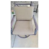 SWIVEL IRON OUTSIDE CHAIR