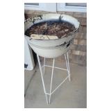 PLASTIC PLANTER & PLANTSTAND