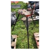 Rigid 40 A portable vise stand