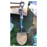 Short spade shovel and pitchfork