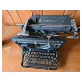 Vintage Underwood Manual & 1 Electric IBM Typewriter