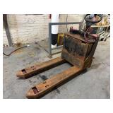 Raymond Model 8210 Deka D -Series 24V 9AMP Electric Pallet Jack