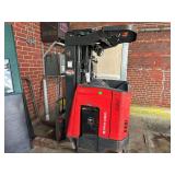 Raymond Model 720-R35TT Ride On Long Reach Electric Forklift (non- functional)