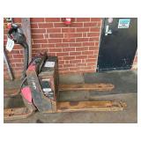 Raymond Model 8210 Deka D -Series 24V 9AMP Electric Pallet Jack