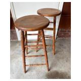 30-Inch Wooden Bar Stools with Turned Legs and Rou