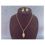 Silver Toned Pendant Necklace and Matching Earring