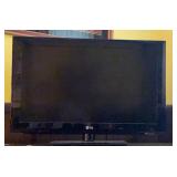 36ï¿½ LG Flat Screen TV, Blu-ray Player, 2 Dire