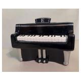 Slatkin & Co. Ginger Mango Piano Candle