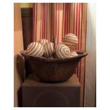 Wicker Basket with 12 Decorative Paper Balls